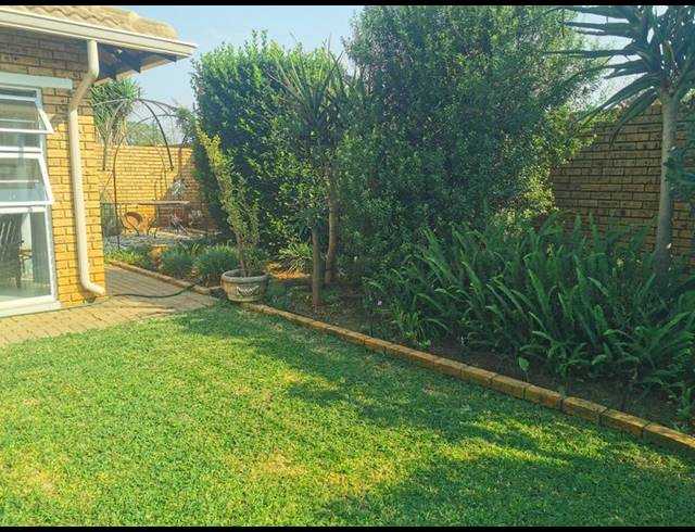 2 BEDROOM TOWNHOUSE FOR SALE IN MONTANA